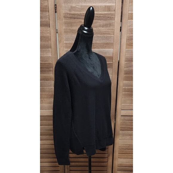 Lucky Brand Women's Solid Black V-Neck Long-Sleeve Sweater Size Small S Top - Picture 2 of 7
